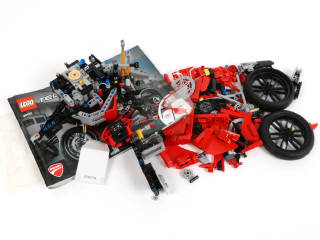 Lot 11 - LEGO (DANEMARK) (1)