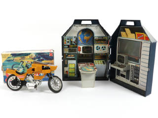 Lot 302 - MATTEL (USA) (2)
