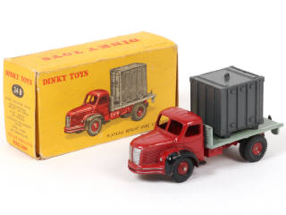 Lot 317 - DINKY TOYS (FRANCE) (1)