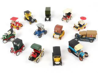 Lot 55 - DIVERS (13)