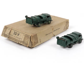 Lot 311 - DINKY TOYS (FRANCE) (3)