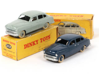 Lot 334 - DINKY TOYS (FRANCE) (2)