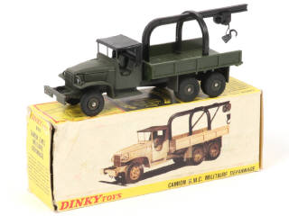 Lot 323 - DINKY TOYS (FRANCE) (1)