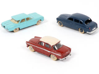 Lot 346 - DINKY TOYS (FRANCE) (3)