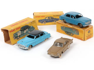 Lot 352 - DINKY TOYS (FRANCE) (3)