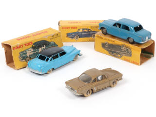 Lot 352 - DINKY TOYS (FRANCE) (3)