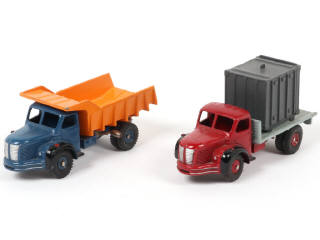 Lot 342 - DINKY TOYS (FRANCE) (2)