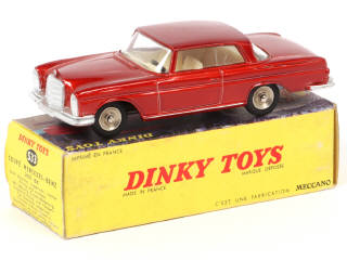 Lot 316 - DINKY TOYS (FRANCE) (1)