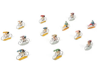 Lot 7 - DIVERS (13)
