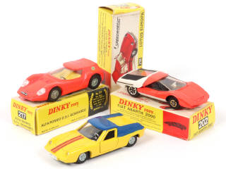 Lot 306 - DINKY TOYS (GB) (3)