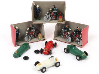Lot 92 - DIVERS (12)