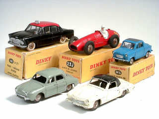 Lot 635 - DINKY TOYS (FRANCE) (5)