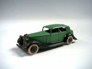 Lot 555 - DINKY TOYS GB (1)