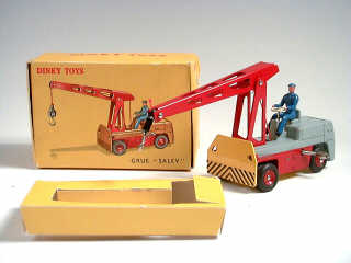 Lot 716 - DINKY TOYS (FRANCE) (1)