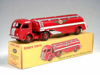 Lot 724 - DINKY TOYS (FRANCE) (1)