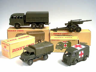 Lot 707 - DINKY TOYS FRANCE (4)