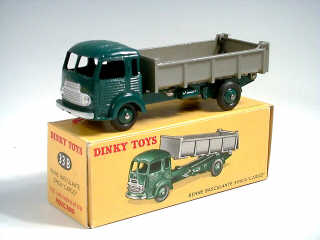 Lot 730 - DINKY TOYS (FRANCE) (1)