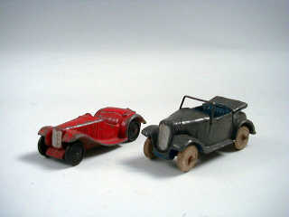 Lot 558 - DINKY TOYS GB (2)