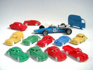 Lot 368 - DINKY TOYS  DIVERS (12)