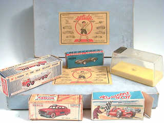 Lot 332 - DINKY TOYS  DIVERS (7)