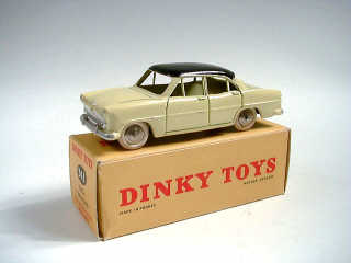 Lot 661 - DINKY TOYS FRANCE (1)