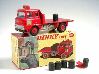 Lot 534 - DINKY TOYS GB (1)