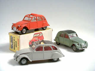 Lot 514 - DINKY TOYS (FRANCE) (3)
