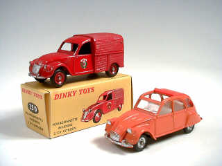 Lot 516 - DINKY TOYS (FRANCE) (2)