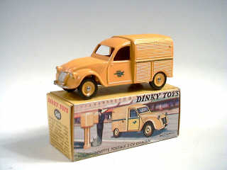Lot 517 - DINKY TOYS FRANCE (1)