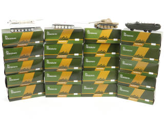 Lot 113 - EDITIONS HACHETTE (FRANCE) (20)