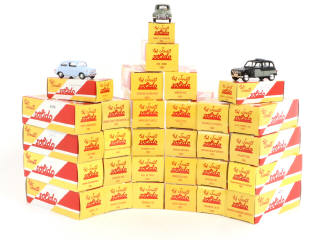 Lot 117 - EDITIONS HACHETTE (FRANCE) (30)