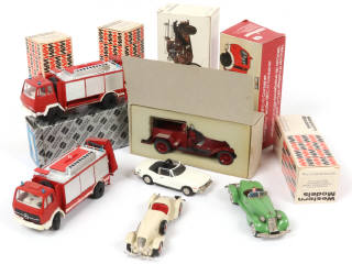 Lot 109 - DIVERS (6)