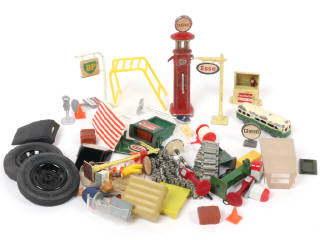 Lot 119 - DIVERS (50)