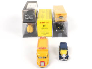 Lot 111 - DIVERS (6)