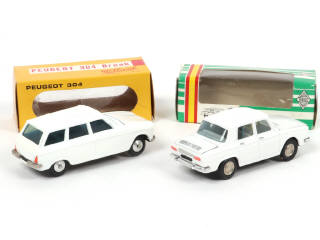 Lot 170 - DIVERS (2)