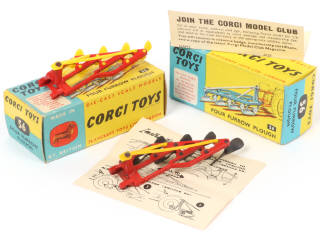 Lot 178 - CORGI TOYS (GB) (2)