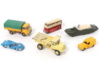Lot 219 - DINKY TOYS (6)
