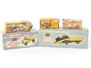 Lot 181 - DINKY TOYS (GB) (5)