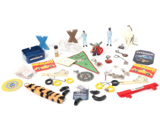 Lot 121 - DIVERS (35)