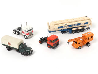 Lot 86 - DIVERS (5)