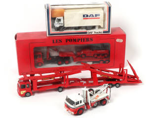 Lot 84 - DIVERS (4)