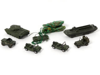 Lot 215 - DINKY TOYS (6)
