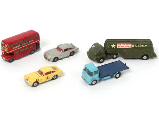 Lot 152 - CORGI TOYS (GB) (5)