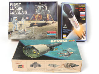 Lot 3 - DIVERS (3)