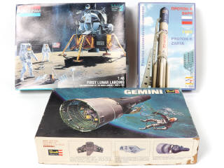 Lot 4 - DIVERS (3)