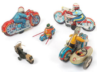 Lot 63 - DIVERS (5)