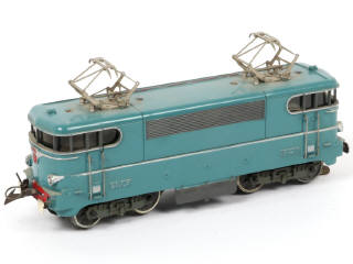 Lot 36 - HORNBY 'O' (FRANCE) (1)