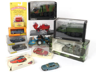 Lot 128 - DIVERS (12)