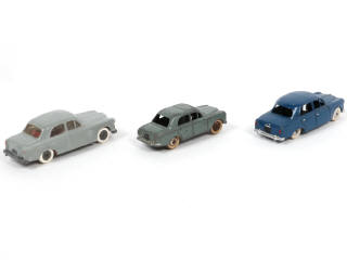 Lot 88 - DIVERS (3)