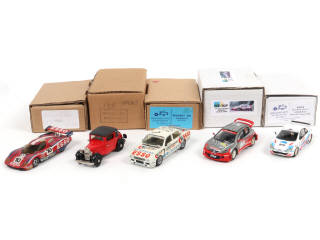 Lot 91 - DIVERS (5)